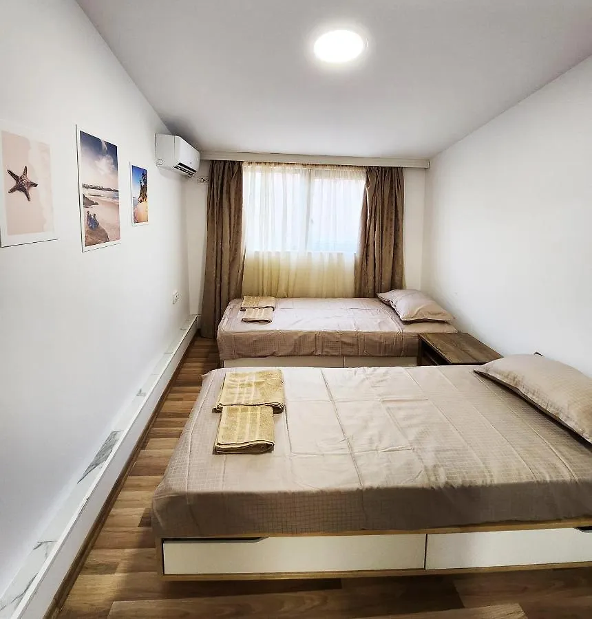 شقة Sun-Kissed Varna Getaway